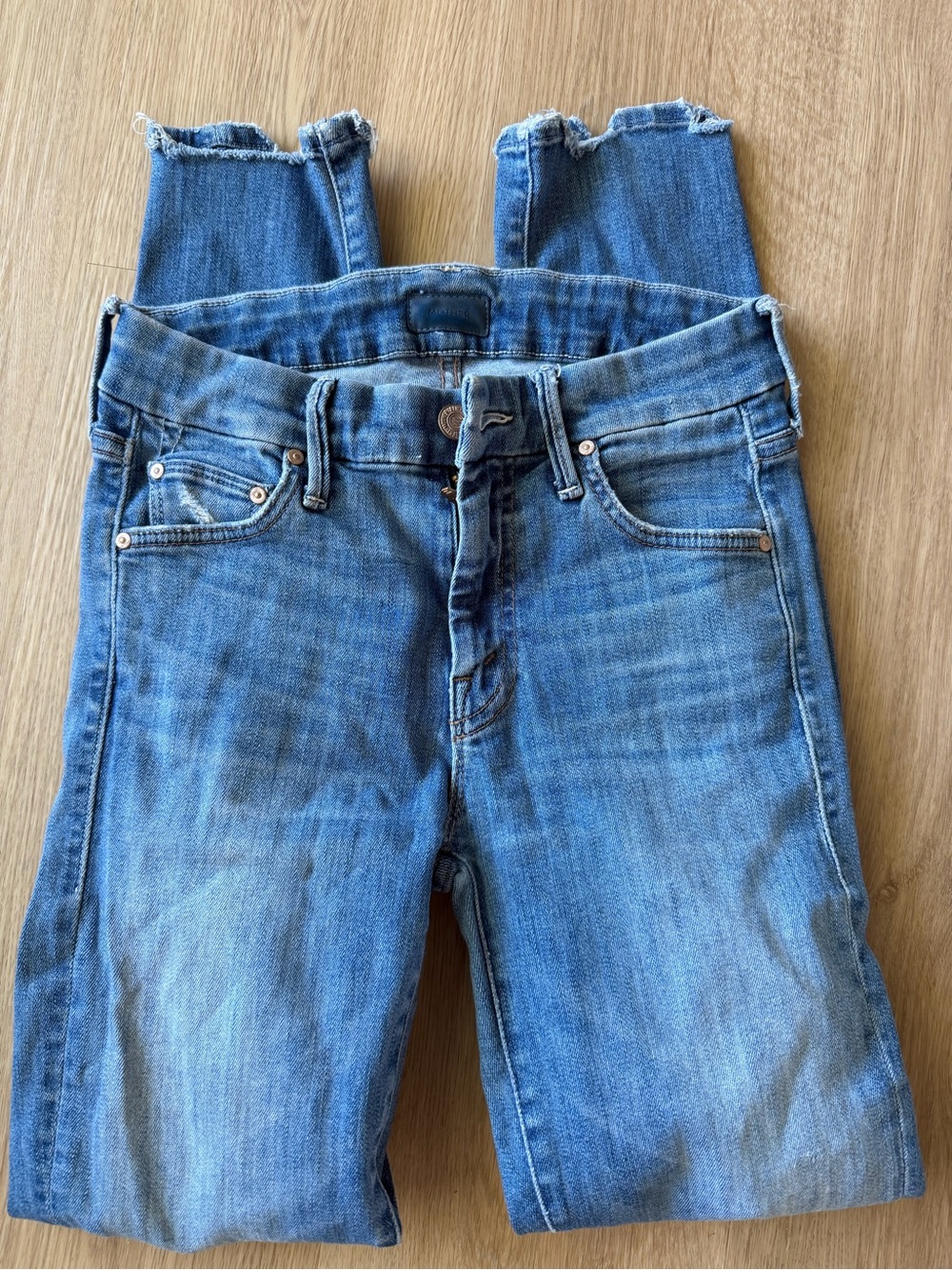 MOTHER Looker Ankle chew jeans size 24